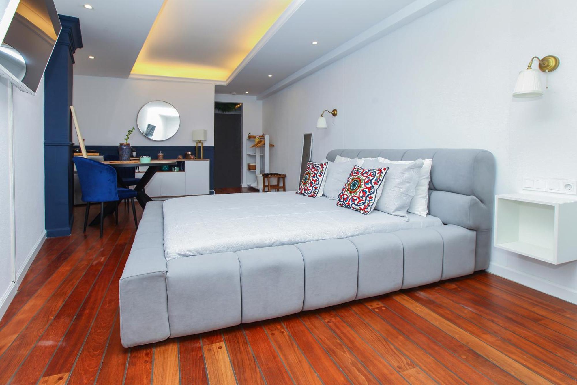 The Captain Apartment *